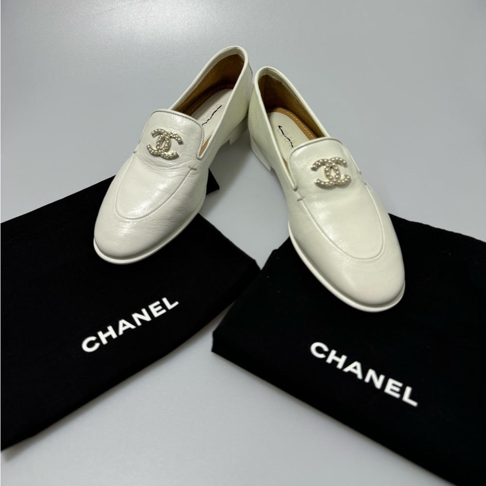 Chanel Interlocking CC Loafers White Women’s EU 36/US 6